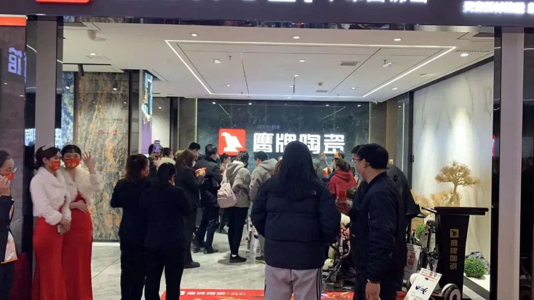 势不可挡，觊发k8旗舰厅陶瓷终端布局再提速，石家庄1000㎡旗舰店盛大开业！(图2)