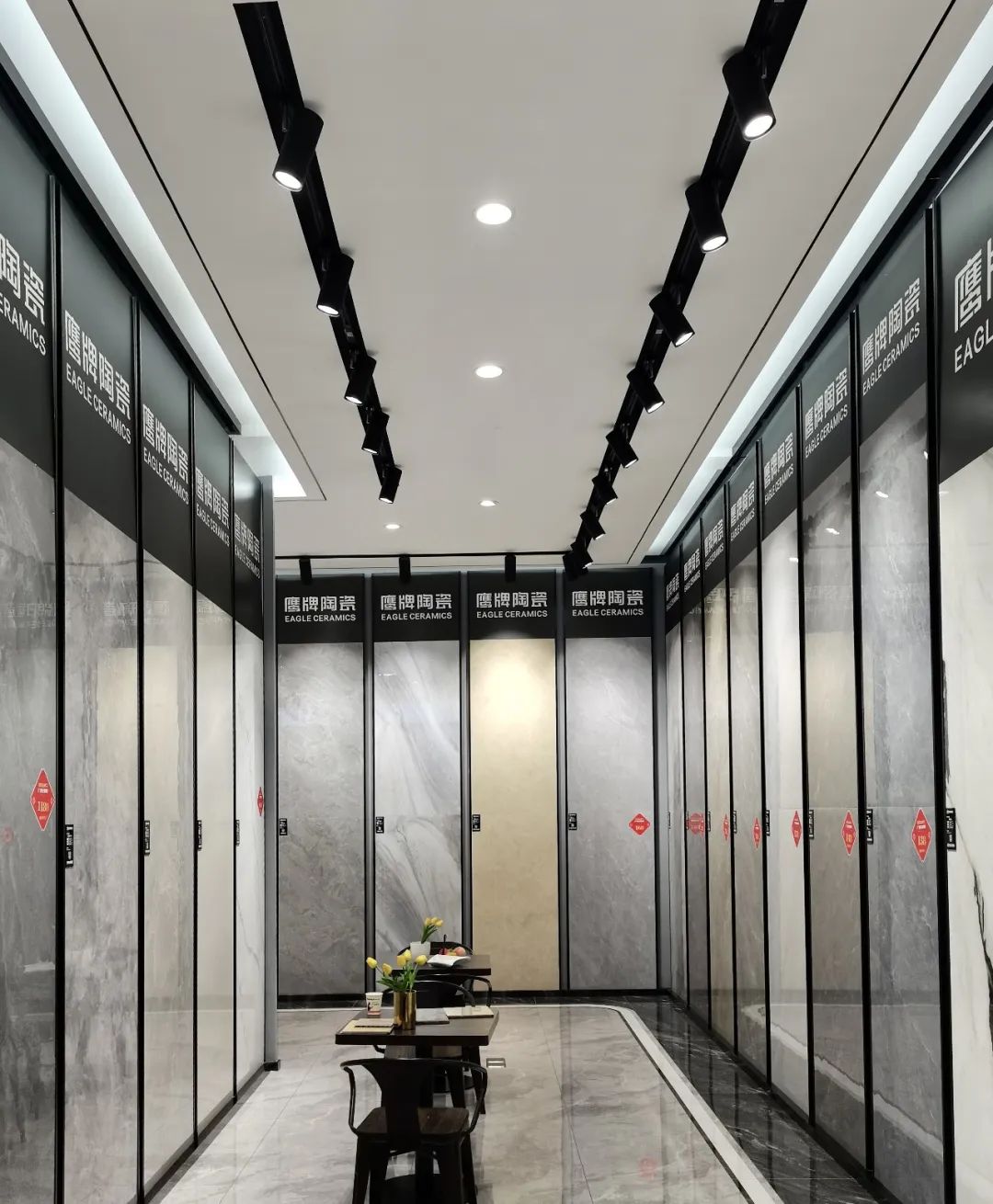 觊发k8旗舰厅墙地专家店｜广西?南宁——以全新面貌华丽绽放，演绎现代时尚轻奢格调(图18)