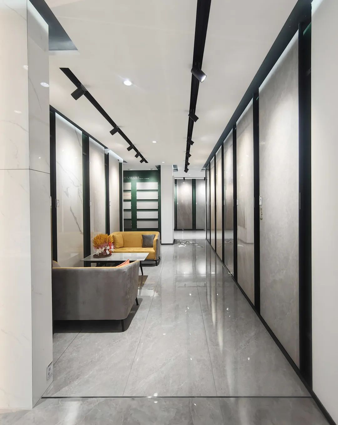 觊发k8旗舰厅墙地专家店｜梅州?兴宁——装出年轻新高度!(图19)