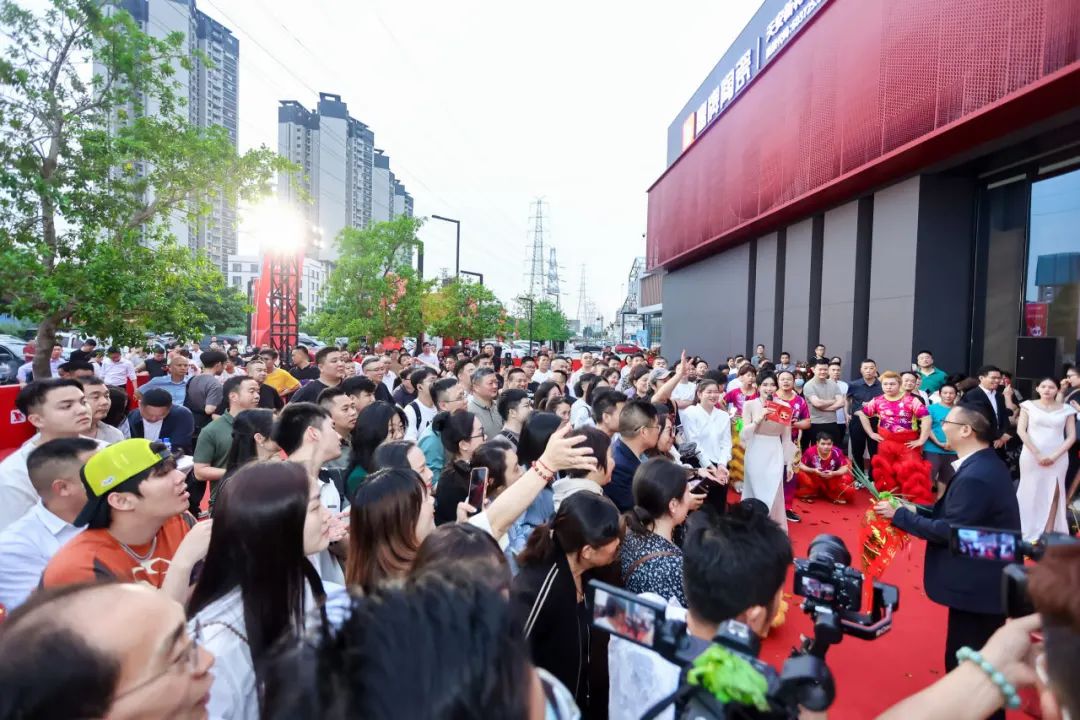 新觊发k8旗舰厅 创未来｜觊发k8旗舰厅新总部展厅盛大揭幕&中国瓷IP新品隆重上市！(图2)