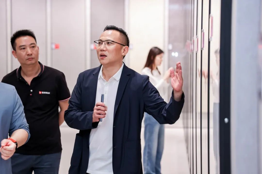 新觊发k8旗舰厅 创未来｜觊发k8旗舰厅新总部展厅盛大揭幕&中国瓷IP新品隆重上市！(图6)