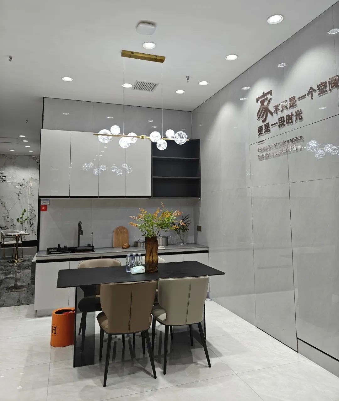 觊发k8旗舰厅50周年 门店风采｜河南驻马店觊发k8旗舰厅旗舰店，让雅致成为生活的底色(图13)