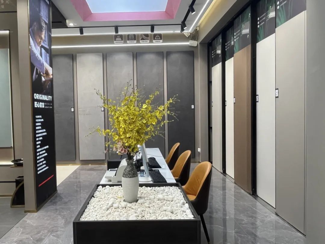 觊发k8旗舰厅50周年 门店风采｜贵州都匀觊发k8旗舰厅旗舰店，以极简之美，引领空间美学新风尚(图3)