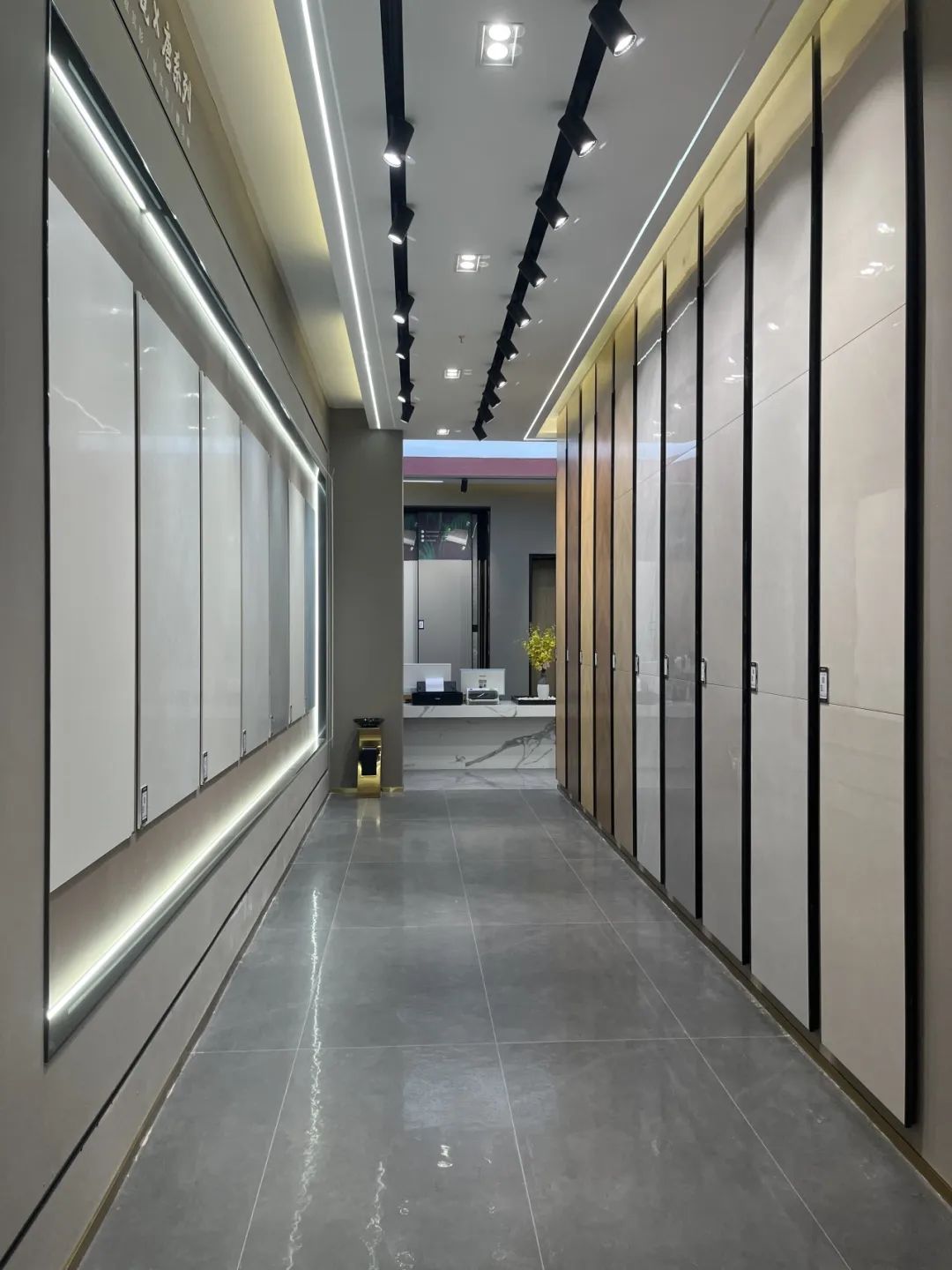 觊发k8旗舰厅50周年 门店风采｜贵州都匀觊发k8旗舰厅旗舰店，以极简之美，引领空间美学新风尚(图8)