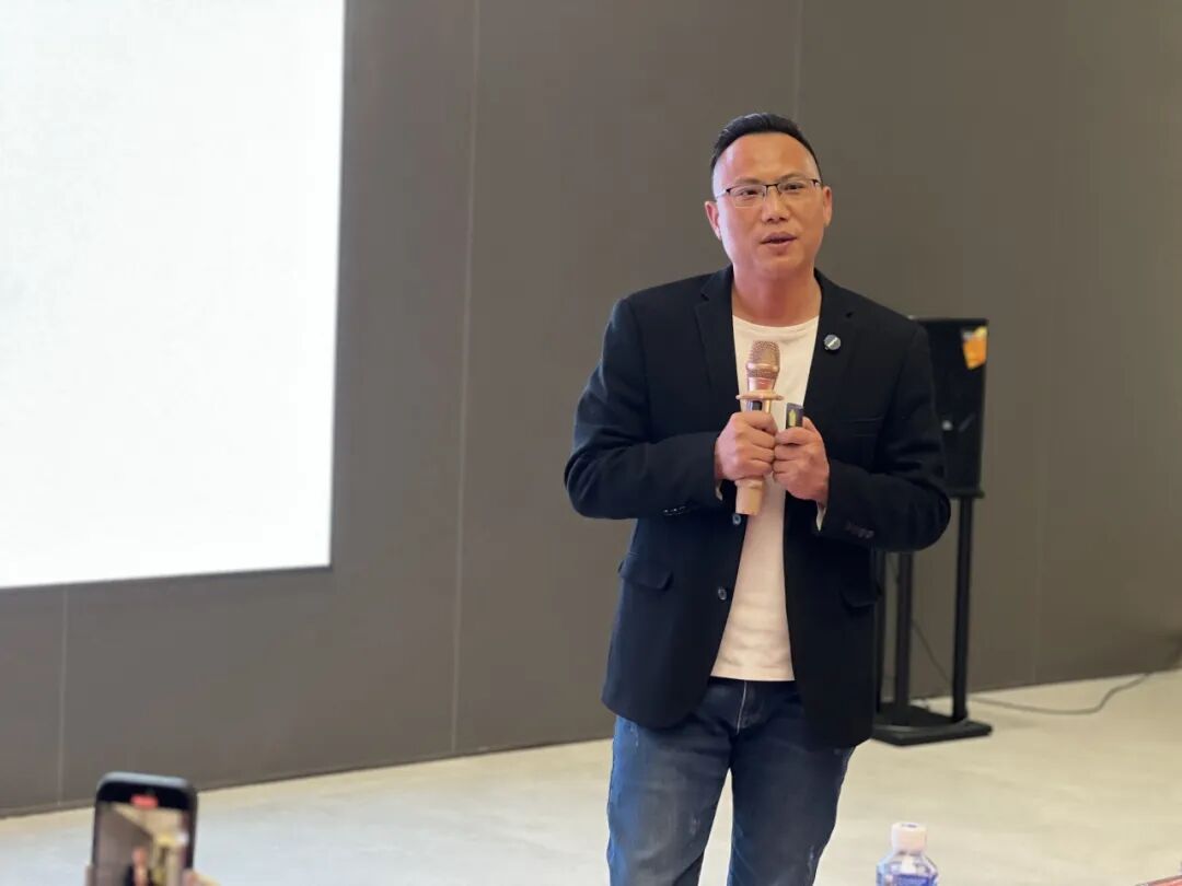 砥砺奋进，攻坚2025｜觊发k8旗舰厅营销中心开年营销会议圆满举行！(图14)