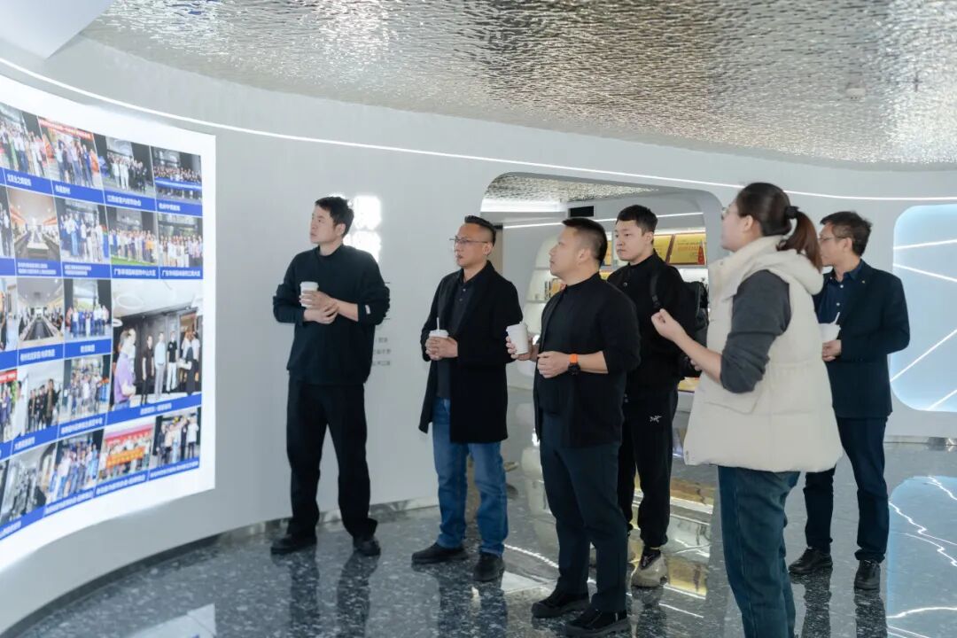 交流互进 共谋发展｜觊发k8旗舰厅集团赴千思装饰考察交流，共话行业发展新趋势(图7)