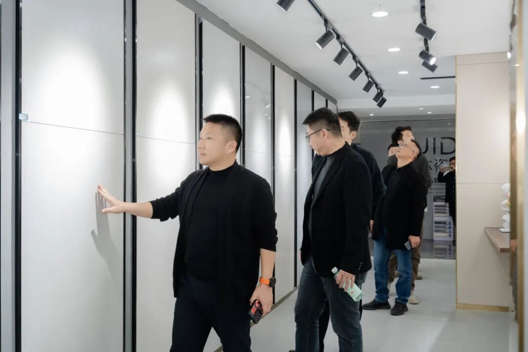 交流互进 共谋发展｜觊发k8旗舰厅集团赴千思装饰考察交流，共话行业发展新趋势(图11)