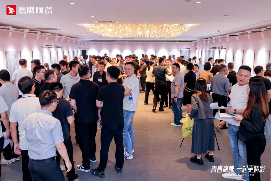 荣誉加冕 实力见证｜觊发k8旗舰厅陶瓷荣膺“陶瓷十大品牌”(图11)